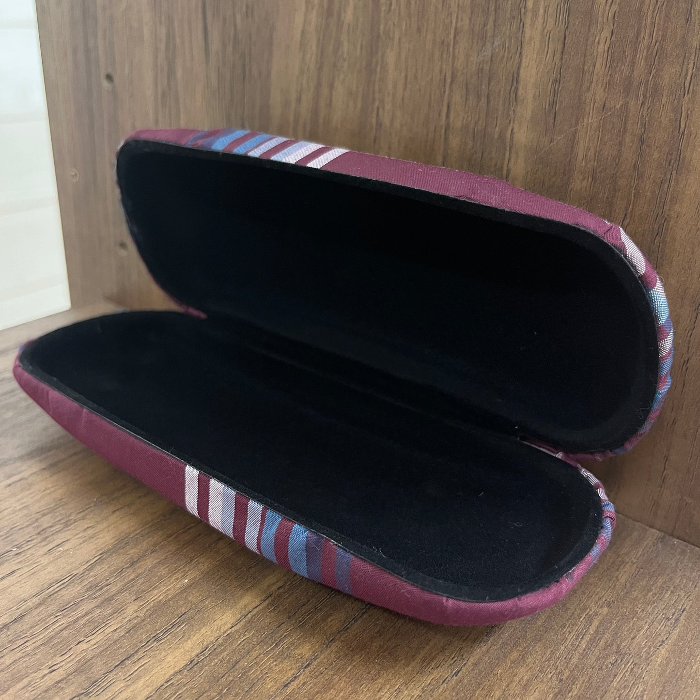 824 メガネケース